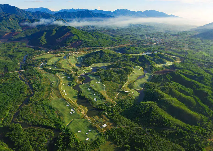 Ba Na Hills Golf Club 시그니처 파3 - 계곡 캐리 홀